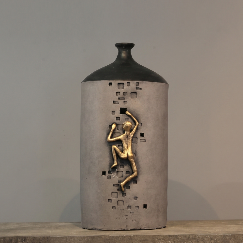 Abstract Pot
