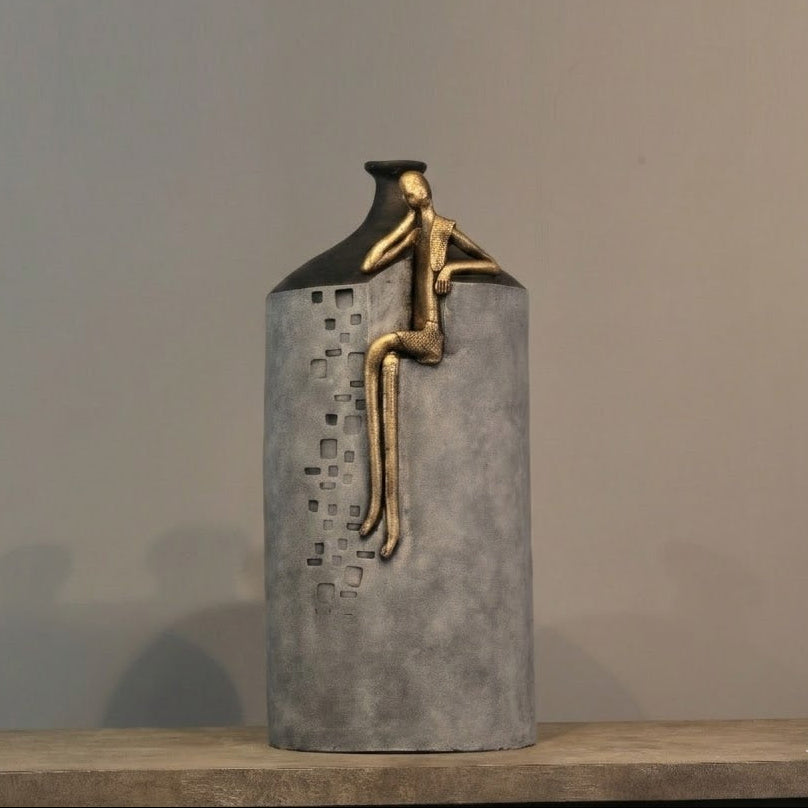 Abstract Pot