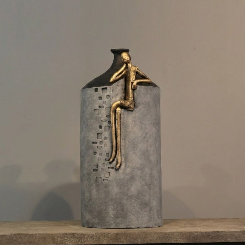 Abstract Pot