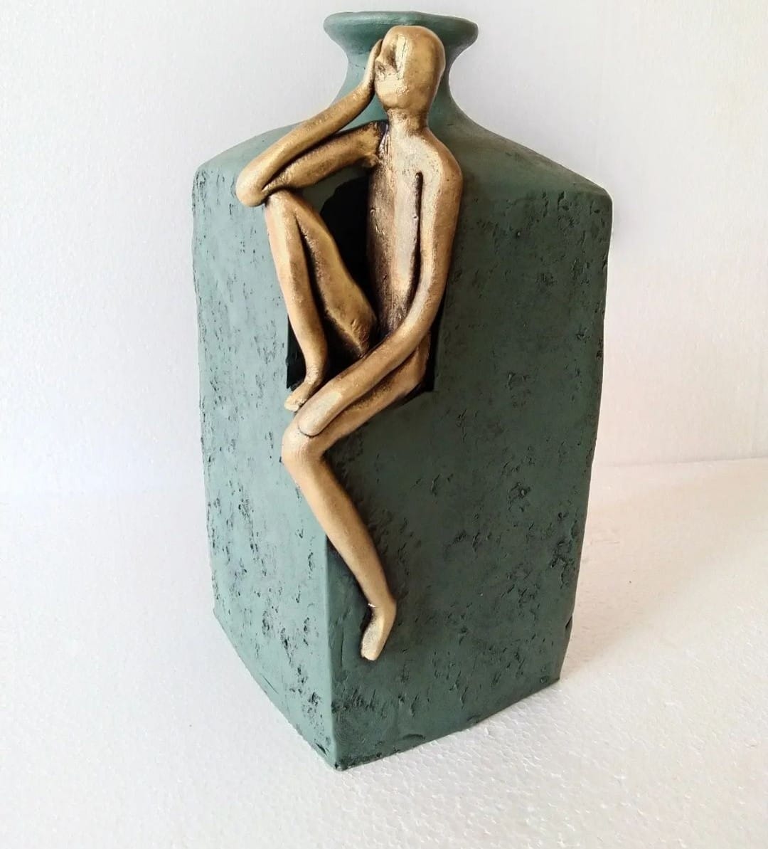 Abstract Pot